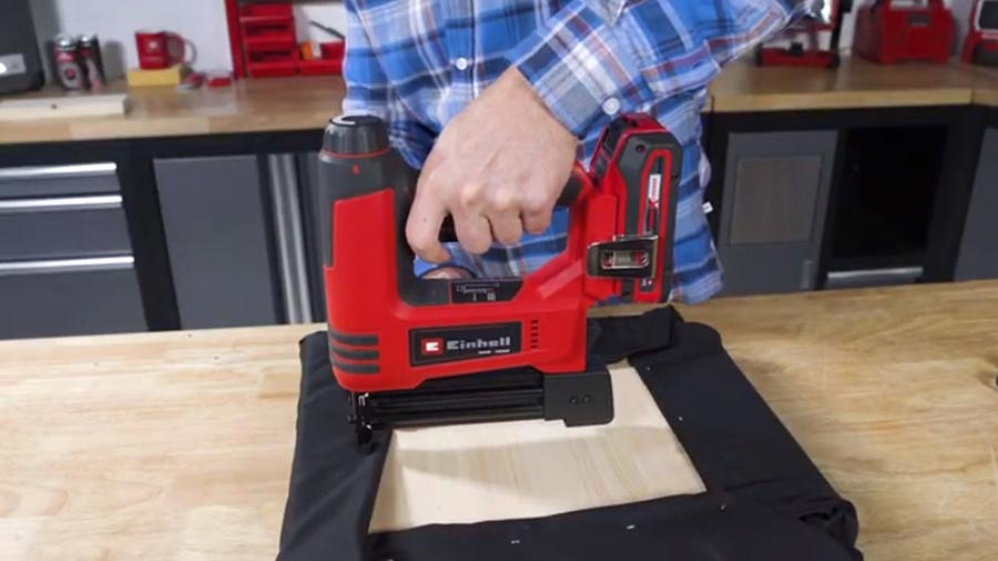 cloueuse sans fil TE-CN 18 Li-Solo Einhell cloueuse sans fil TE-CN 18 Li-Solo Einhell